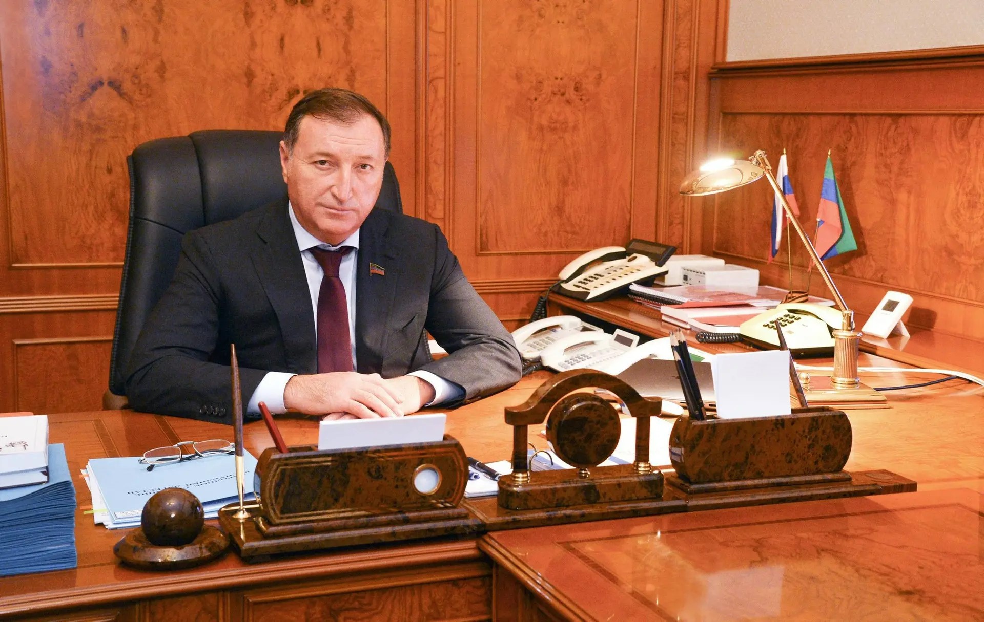 Заур Аскендеров поздравил с Днём Государственного флага