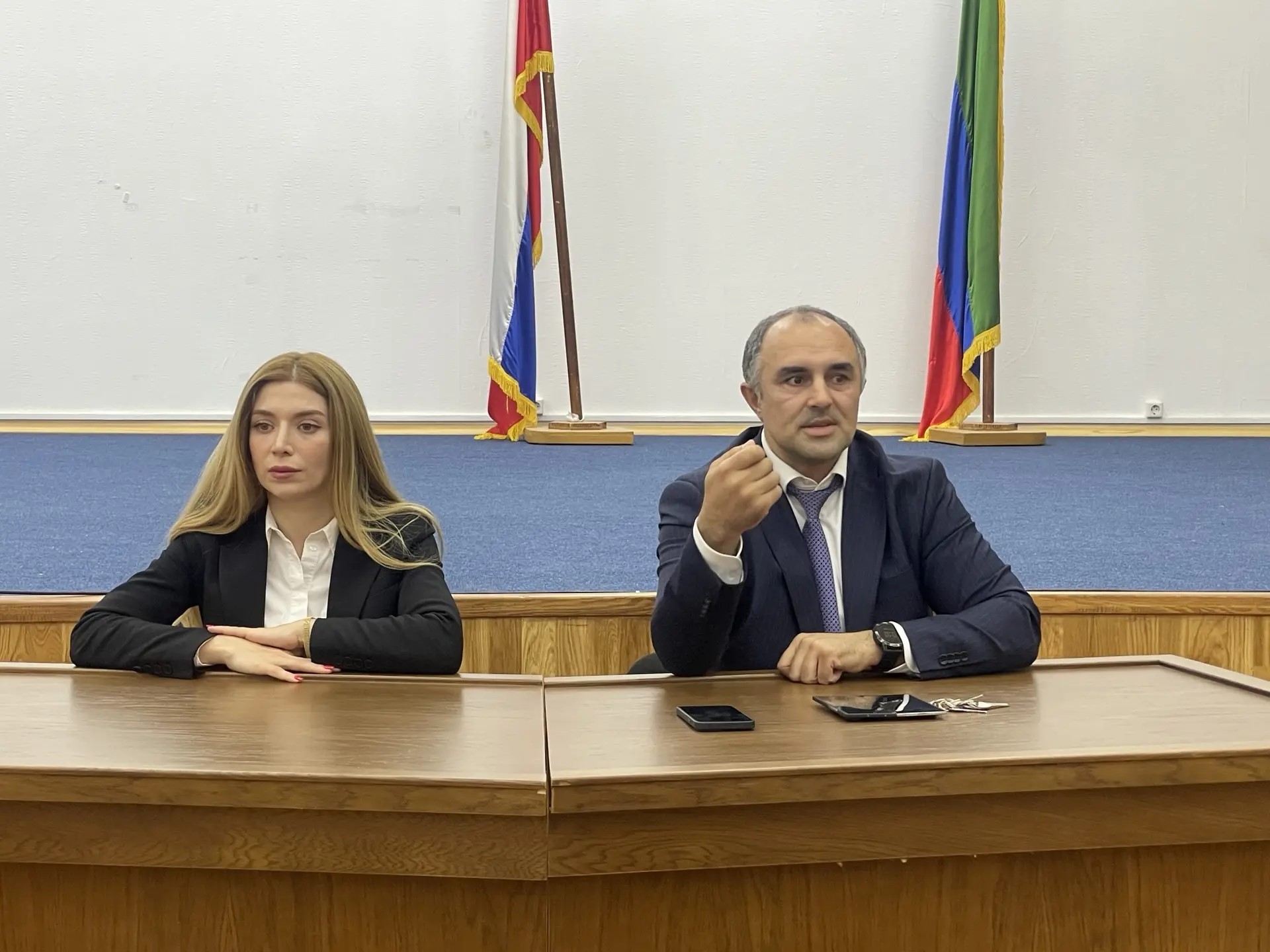 Юрий Гамзатов представил нового замминистра коллективу
