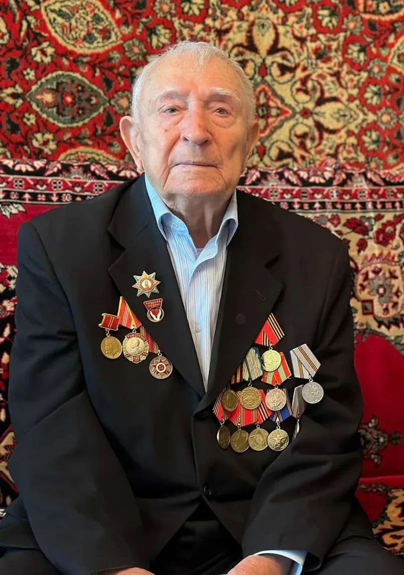 Дагестанские руководители поздравили ветерана ВОВ с 99-летием