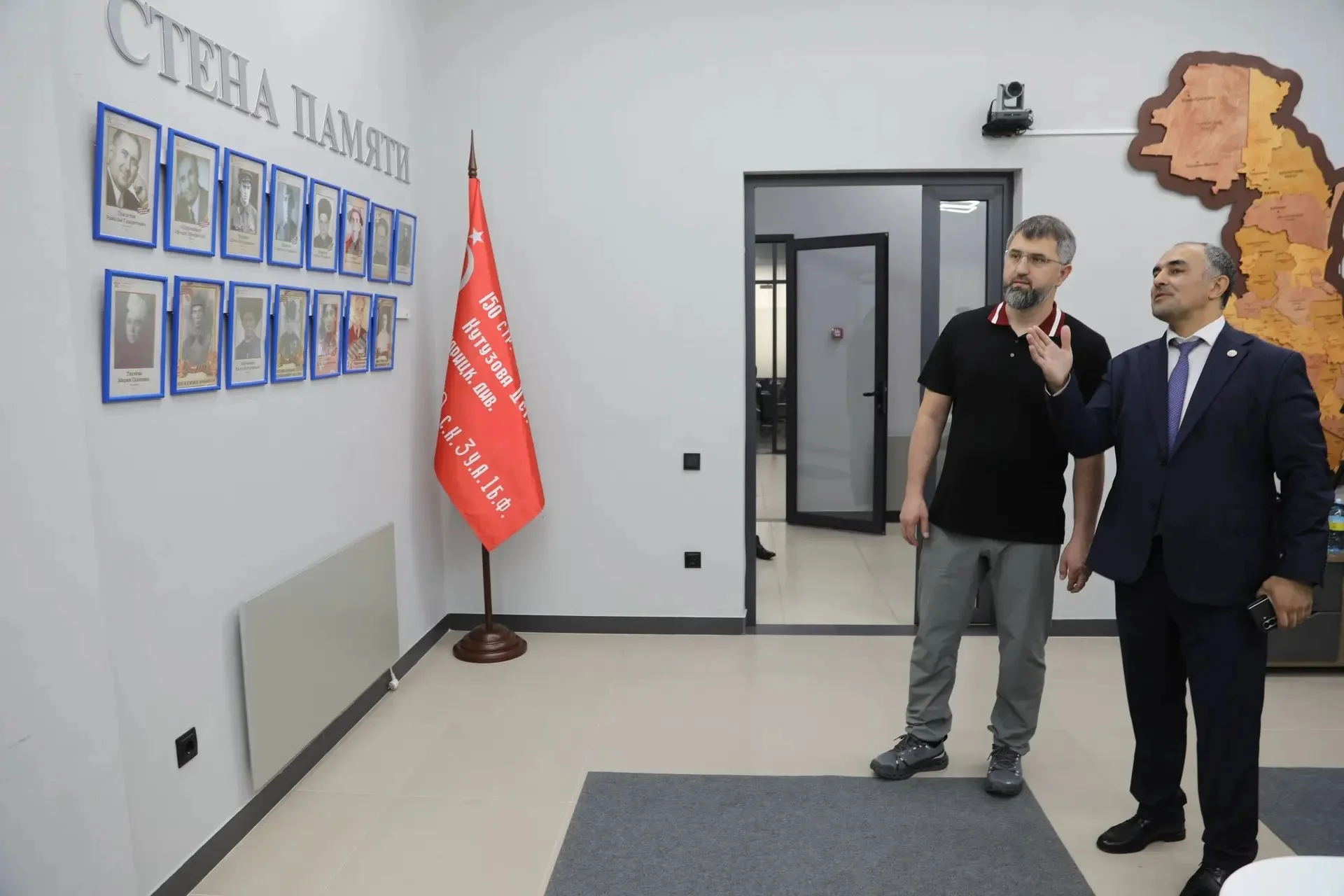 Магомед Рамазанов ознакомился с офисом Минцифры Дагестана