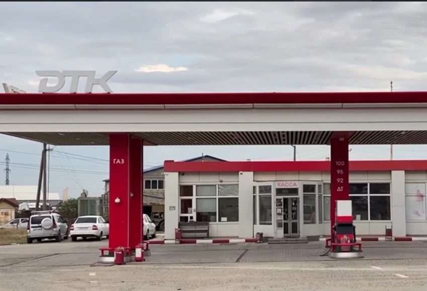 Первая АЗС возобновила работу в Махачкале