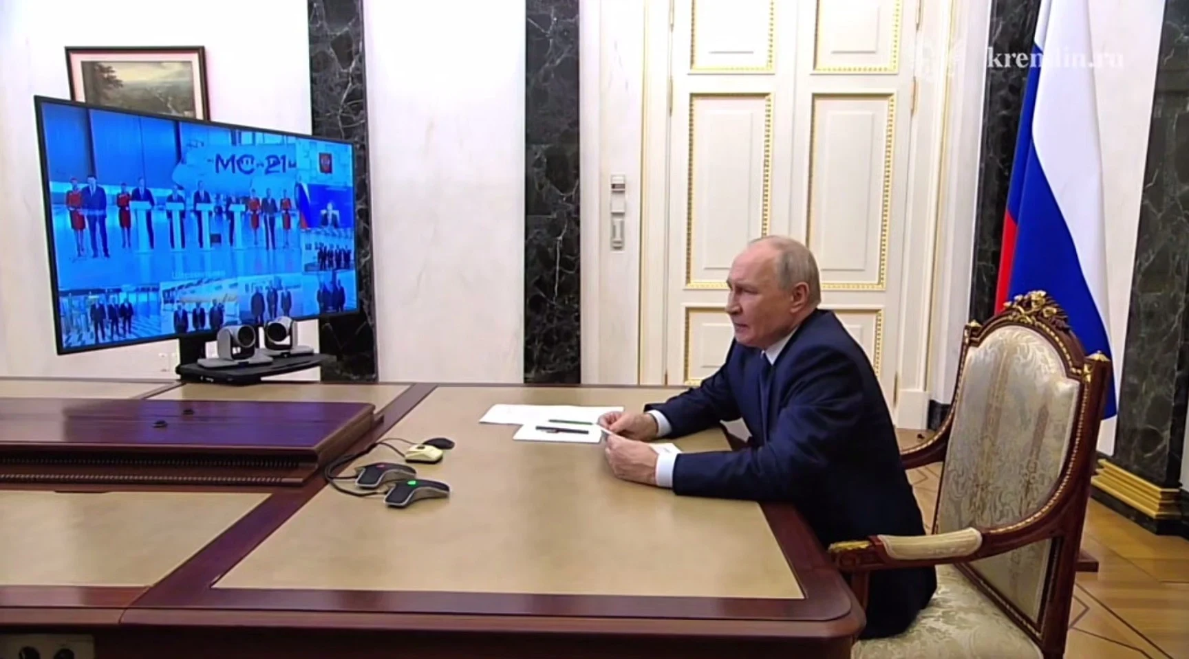 Владимир Путин участвовал в открытии полосы в Махачкале