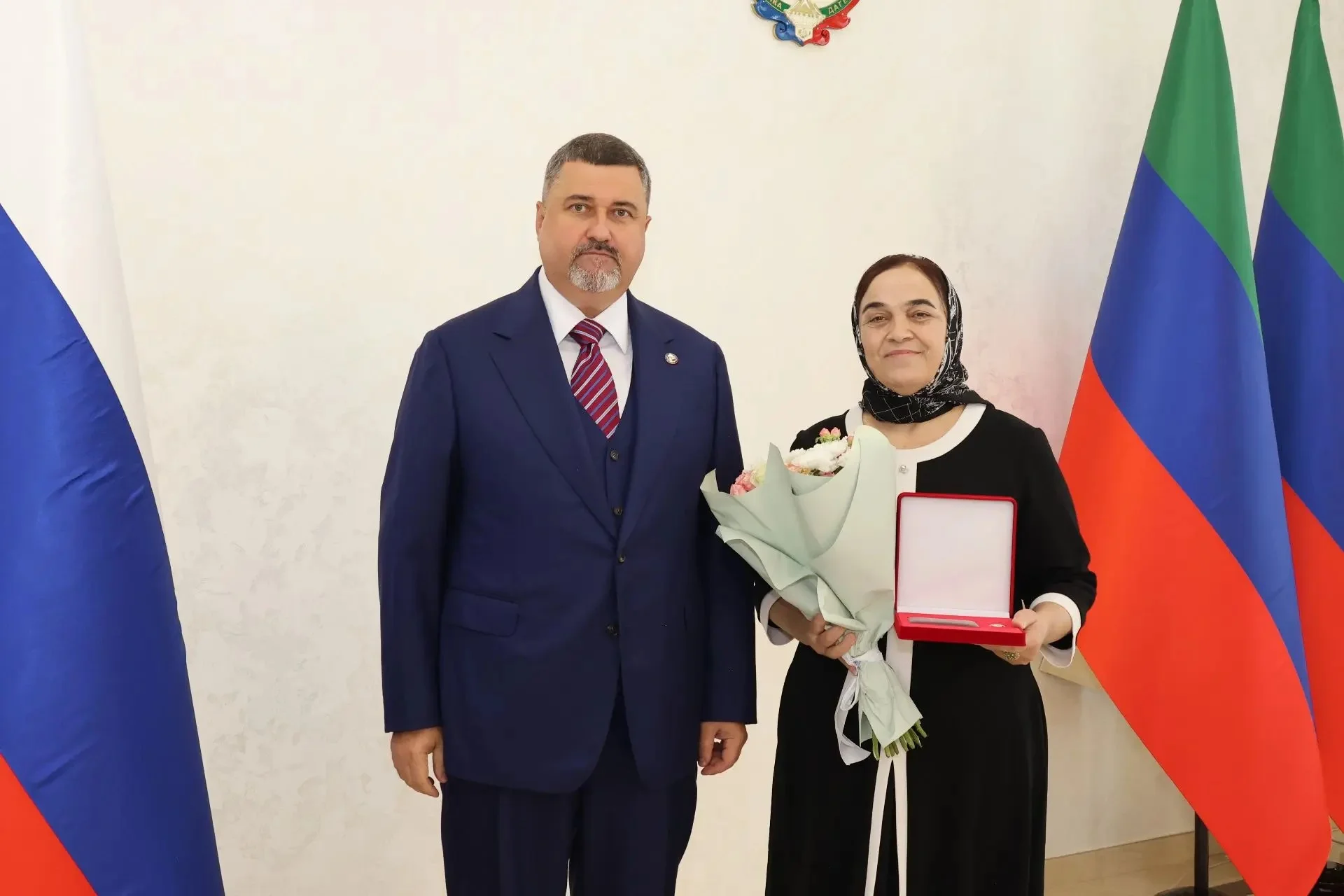Фёдор Щукин вручил награды педагогам и медикам Дагестана