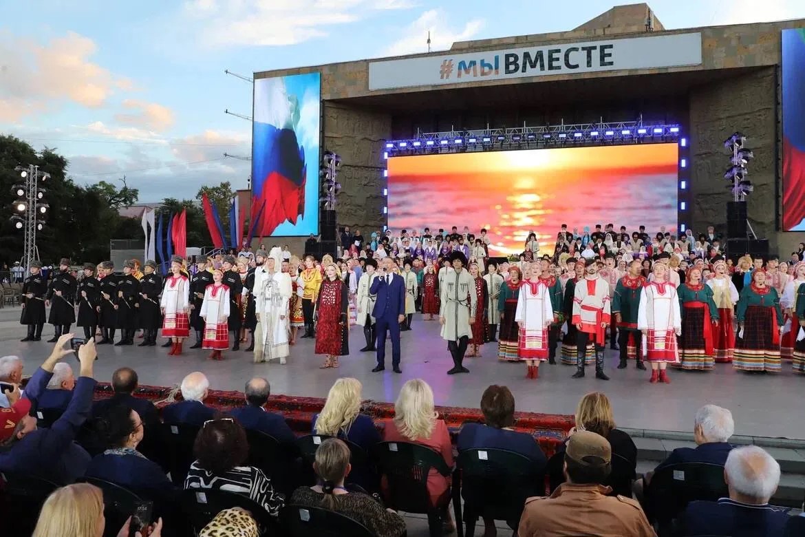 1000 человек посетили гала-концерт в Махачкале