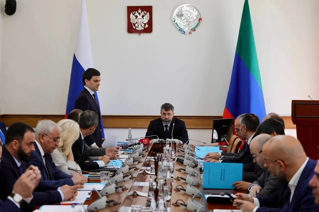 Премьер Дагестана представил семь новых назначенцев