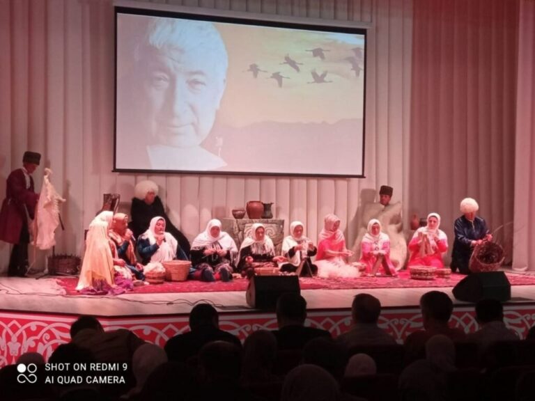 7В КАНУН ЮБИЛЕЯ РАСУЛА ГАМЗАТОВА В АГУЛЬСКОМ РАЙОНЕ ПРОШЕЛ ПРАЗДНИЧНЫЙ КОНЦЕРТ.