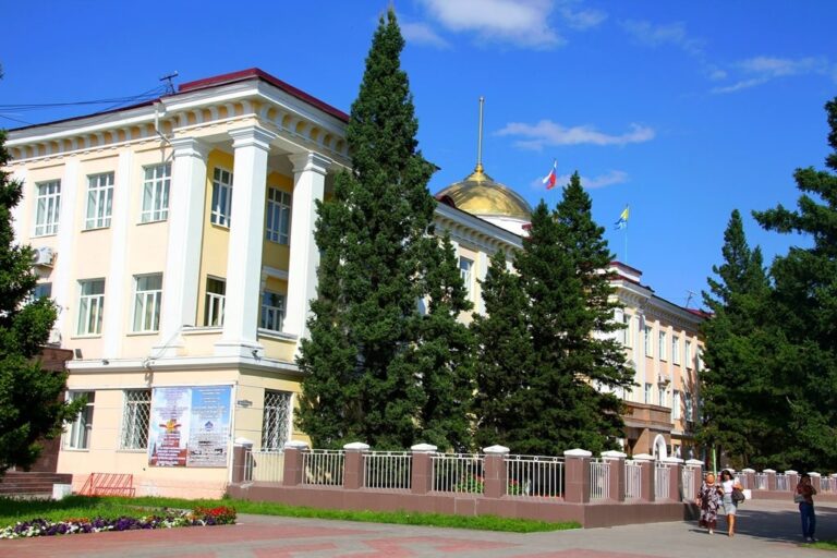 Министерство юстиции Республики Дагестан разъясняет об упрощенном порядке регистрации прав на земельные участки и домовладения.
