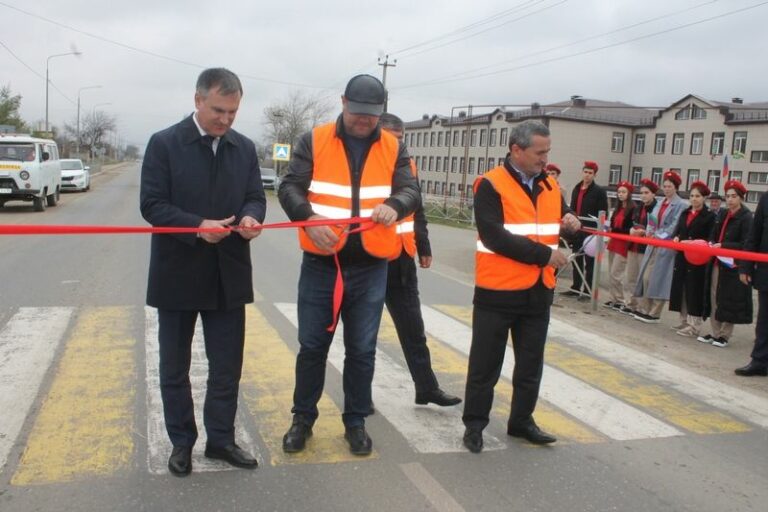 В Сулейман-Стальском районе открыли отремонтированный участок автодороги