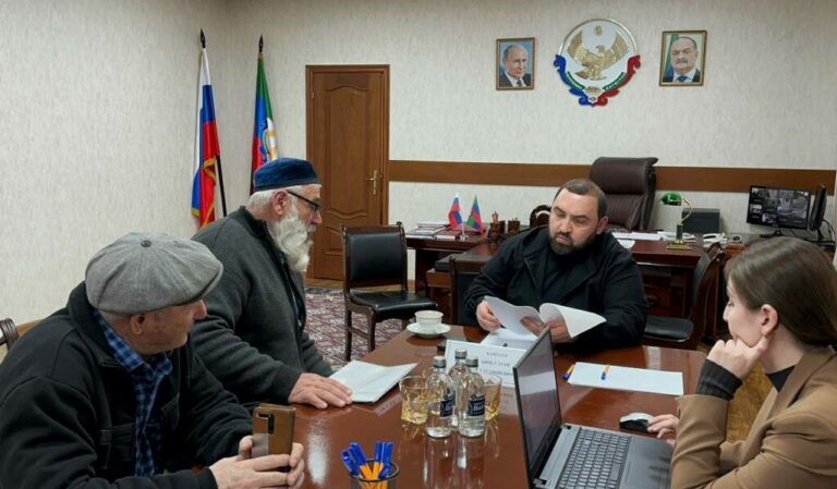 Депутат Госдумы Султан Хамзаев посетил Кумторкалинский район