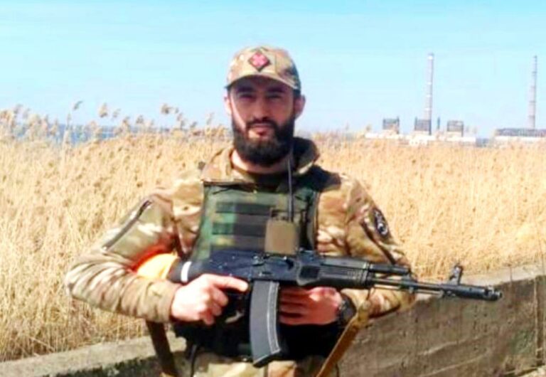 Глава ЛНР Леонид Пасечник наградил Благодарственным письмом военного хирурга Мамаша Нуцалханова из села Мехельта