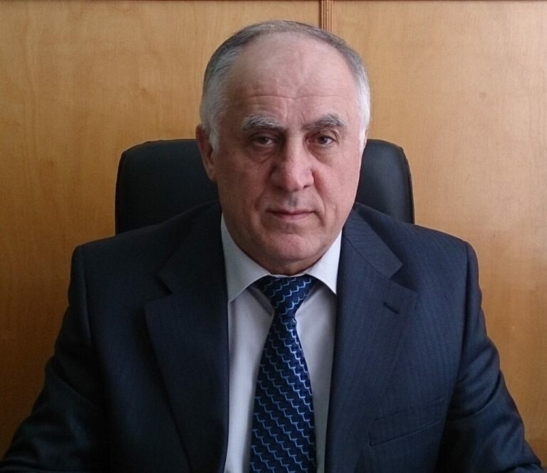 Абулмуслим Муртазалиев объяснил преимущества упрощения управления в Махачкале