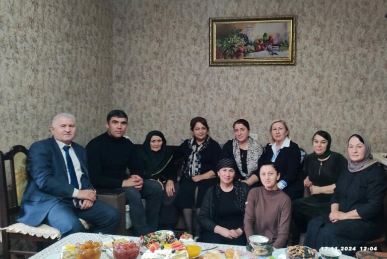 Общественники Дербентского района навестили мать героев-участников СВО