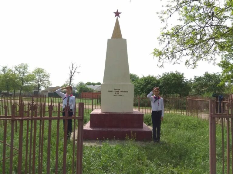 Бессмертный подвиг молодого летчика