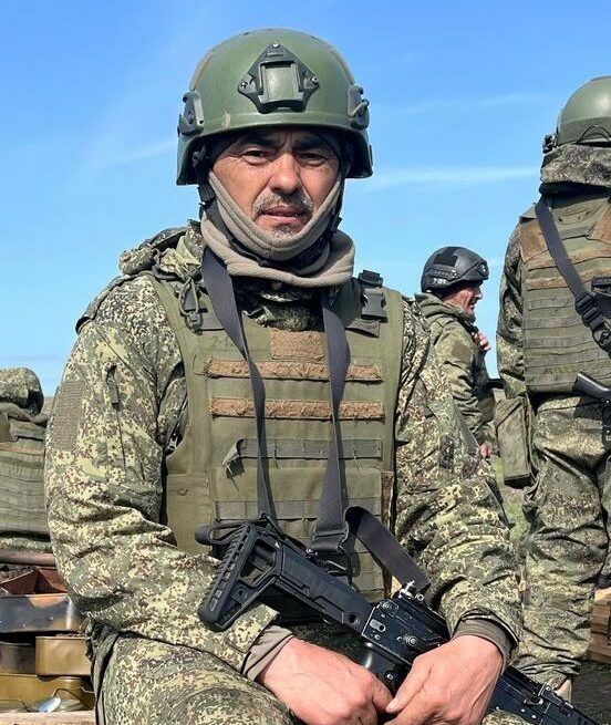 Отец и сын Дуйсенбиевы в едином строю защитников Отечества