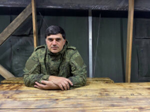 Глава села Новолакское ушел на фронт добровольцем