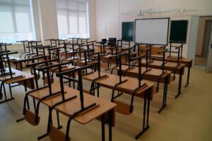 Школы Махачкалы временно переходят на онлайн-обучение из-за опасности атак дронов