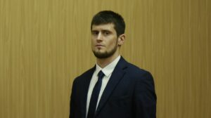 Самый молодой финалист программы «Доблесть гор» начал стажировку в Минтруде Дагестана