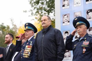 Сергей Меликов почтил память генерала Омара Муртазалиева в год 80-летия Победы