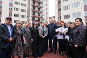 Жители аварийных домов в Каспийске получили новые квартиры