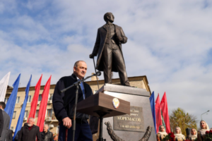 В Махачкале увековечили память Джелал-эд-Дина Коркмасова