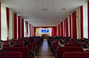 Сотрудник Пограничного управления ФСБ России провел профориентационную встречу со студентами дагестанских колледжей