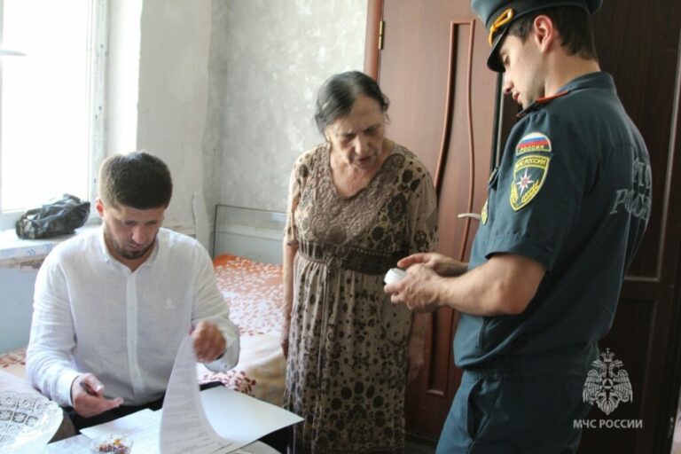 В Дагестане по инициативе депутата Гасанова оборудованы пожарной сигнализацией дома многодетных семей