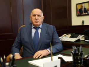 Премьер-министр Дагестана поздравил Казбековский район с 95-летием