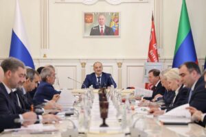 Сергей Меликов потребовал разобраться в срыве строительства ФАПа в Агульском районе