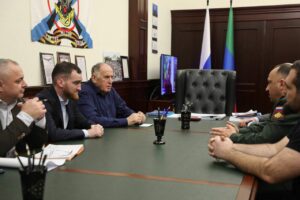 Абдулмуслим Абдулмуслимов обсудил с офицерами социальную поддержку