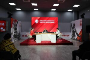 Мэр Махачкалы займется благоустройством двора для незрячих по поручению Меликова