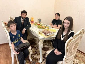 Сбывшаяся мечта Умукусум: новогоднее чудо пришло в дом из Каспийска