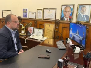 Депутаты Хасавюрта коллективно следят за прямой линией Президента