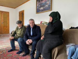 Глава Тляратинского района лично навестил семьи погибших героев
