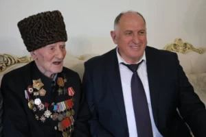 Ветеран Ибрагим-Паша Садыков стал маяком для защитников России в свои 102 года