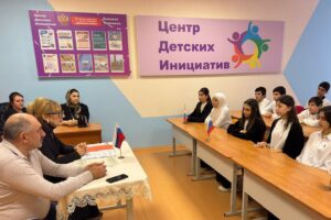 Асият Алиева рассказала школьникам об опасности бездомных животных