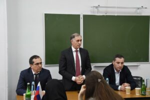 Камил Давдиев встретился со студентами нефтегазового колледжа в Махачкале