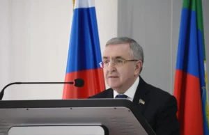 Почётный знак Госдумы вручили дагестанскому парламентарию Юрию Левицкому