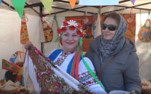На Масленице в Каспийске угощали блинами и награждали победителей состязаний