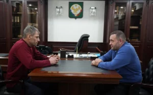 Глава Хасавюрта встретился с будущим контрактником