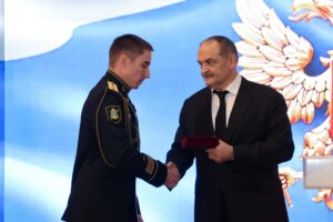 Сергей Меликов вручил награды защитникам Отечества