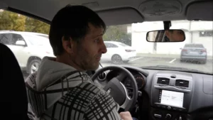 Глава Махачкалы подарил участнику СВО Рашидбегу Магомедову автомобиль