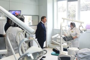 Заур Аскендеров посетил детскую стоматологию и обсудил проблемы 