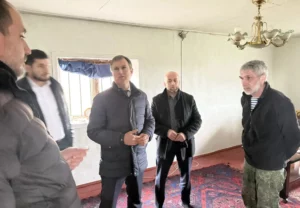В Сулейман-Стальском районе ветерану СВО отремонтировали дом и вручили технику
