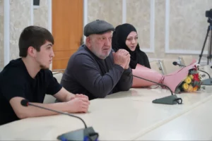 В Хасавюрте семье погибшего участника СВО Якуба Айдимирова передали орден Мужества