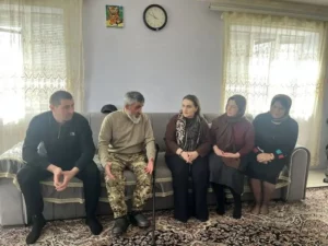 Совет женщин при главе Хивского района навестил семьи погибших участников СВО