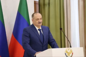 Сергей Меликов наградил судей и женщин-врачей в преддверии 8 Марта