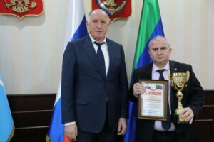 Абдулмуслим Абдулмуслимов вручил награды лучшим муниципалитетам по гражданской обороне