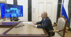 Владимир Путин открыл обновлённый театр в Дербенте
