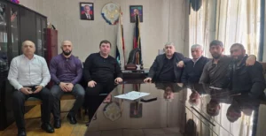 Кавалер ордена Мужества Эльдар Мусаев встретился с главой Бежтинского участка