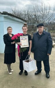 В Кумторкалинском районе чествовали медсестру, спасавшую бойцов в зоне СВО